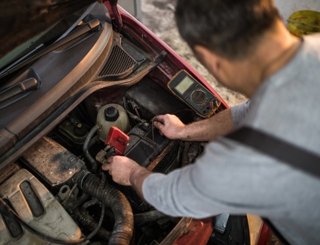 How To Avoid Sparks When Connecting Battery