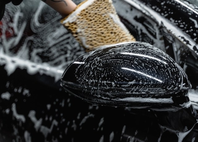 how to wash a car without a hose