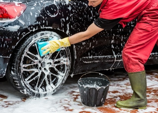 how to wash a car without a hose